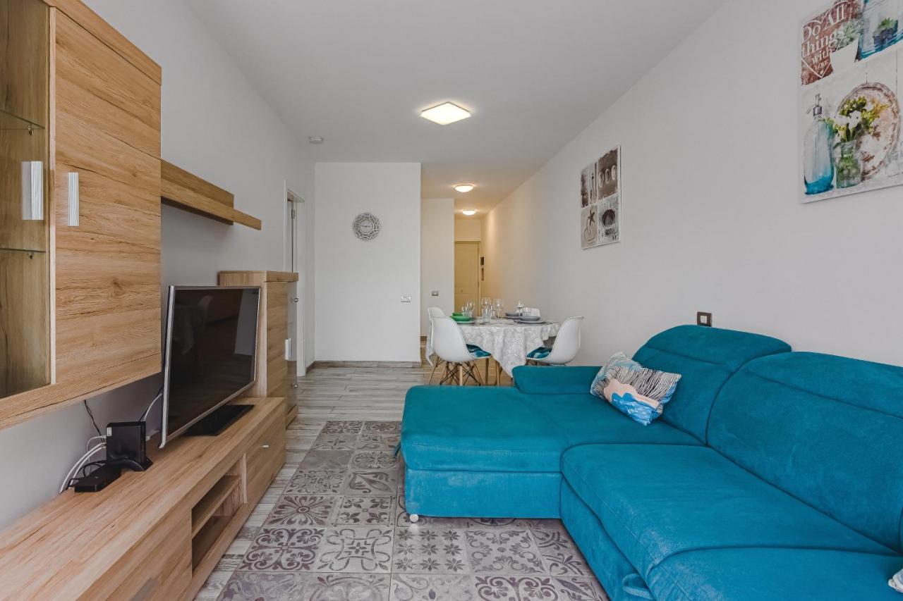 Cozy Apartment In El Duque By Altamarhomes アデヘ エクステリア 写真
