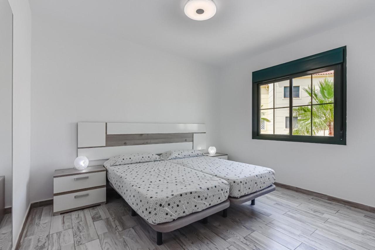 Cozy Apartment In El Duque By Altamarhomes アデヘ エクステリア 写真