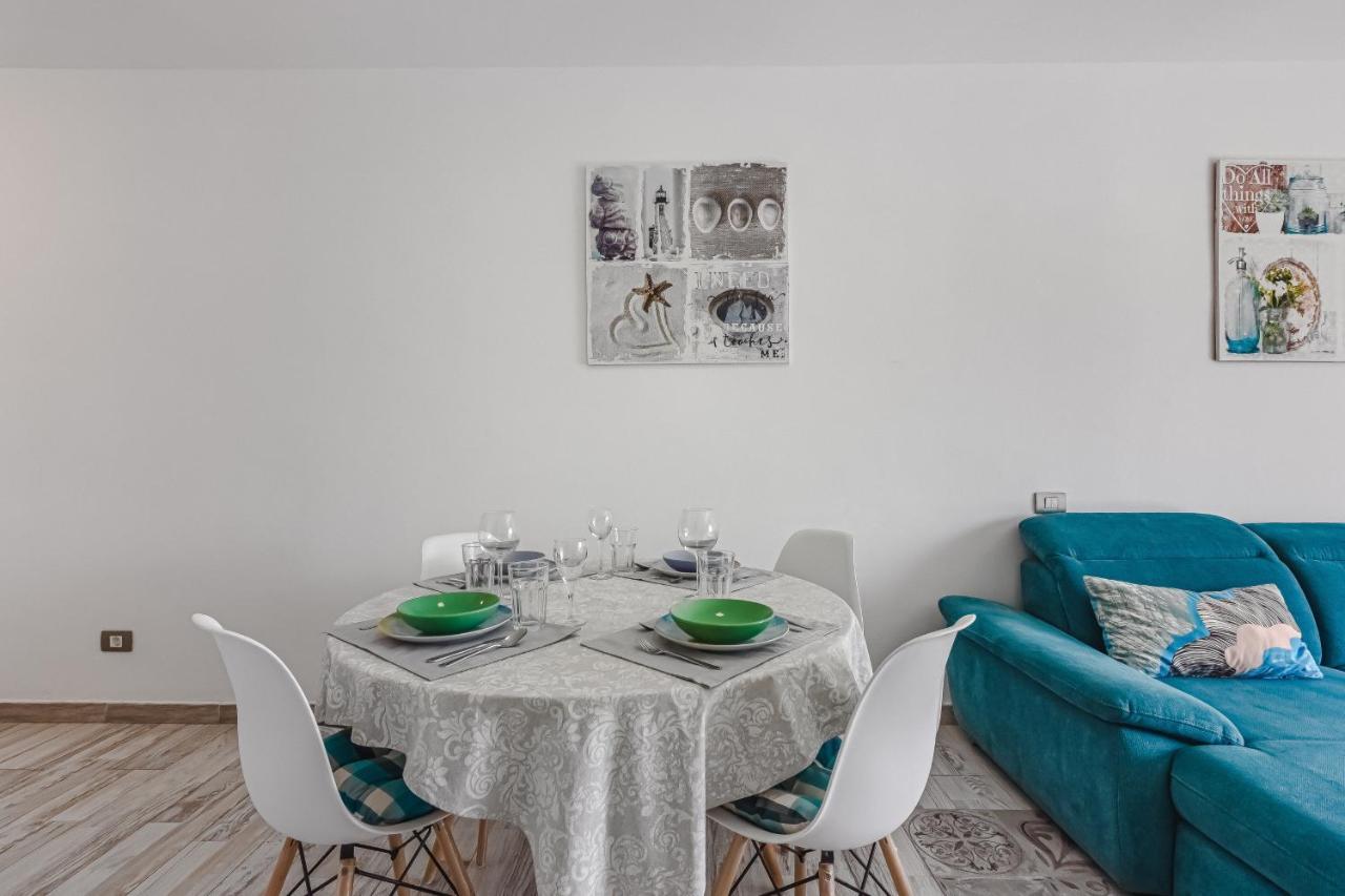 Cozy Apartment In El Duque By Altamarhomes アデヘ エクステリア 写真
