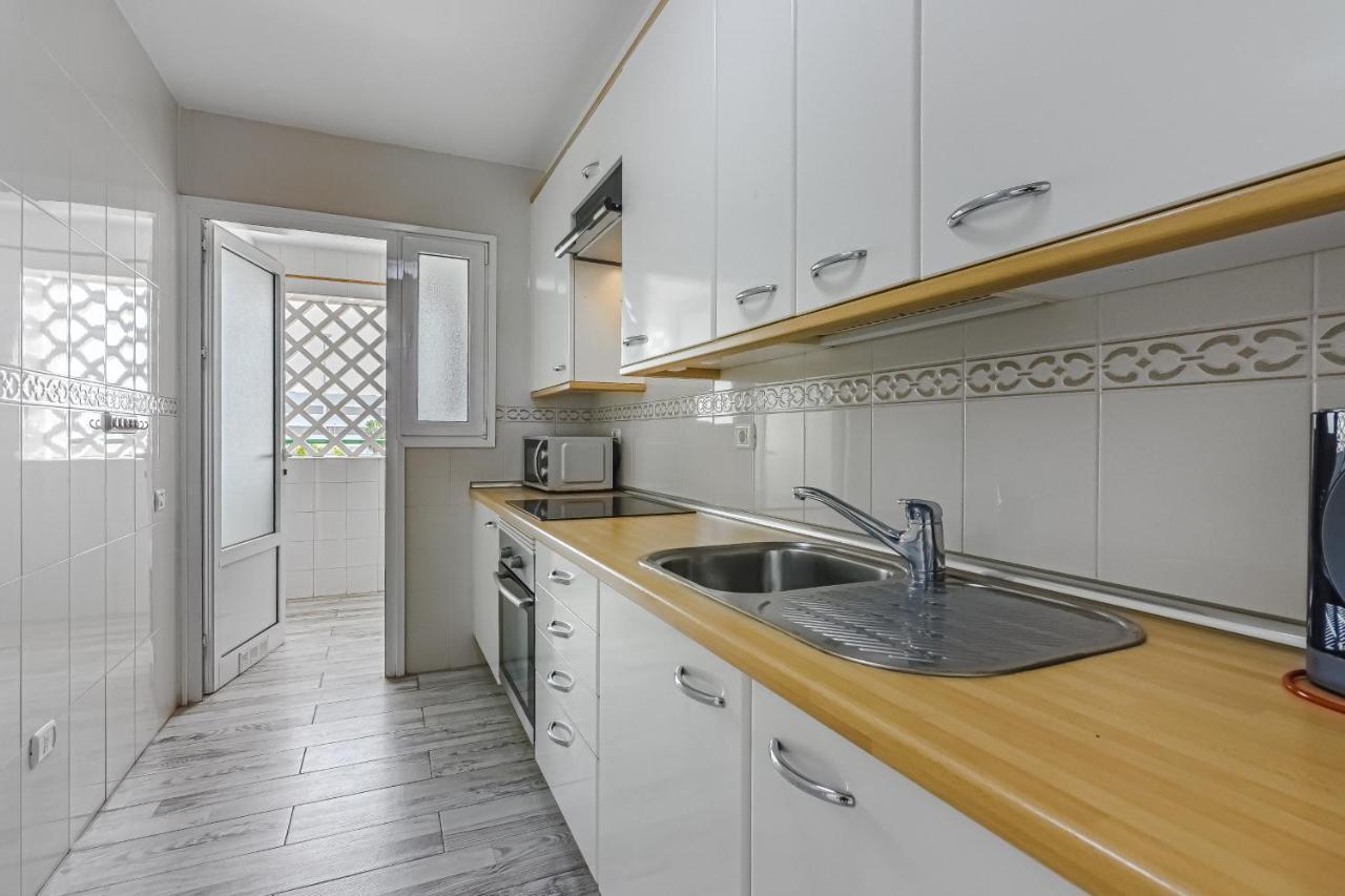 Cozy Apartment In El Duque By Altamarhomes アデヘ エクステリア 写真